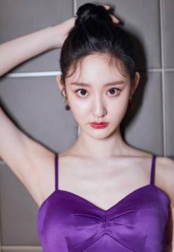 中国内地女演员王莫涵微博之夜甜美写真图片