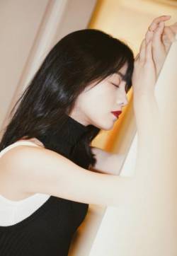 中国内地女广东陆丰模特章乐韵妩媚动人写真图片