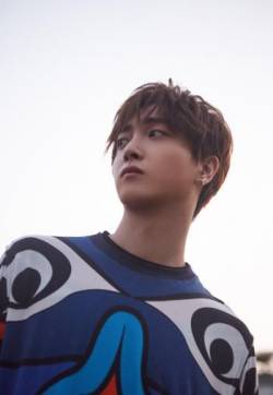 高清于斌休闲时尚帅气写真图片