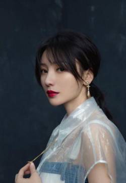 中国内地湖南衡阳女演员柳岩暗黑系性感写真图片