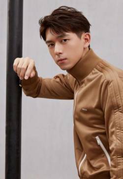 中国内地湖北荆州男演员李现酷帅有型时尚写真图片