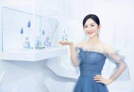 中国内地著名主持人女演员谢娜简洁优雅活动写真图片