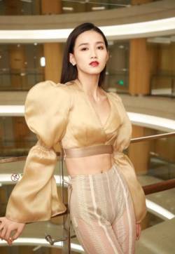 高清女星周开开高挑长腿写真