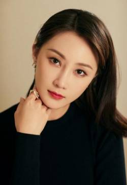 中国内地辽宁省大连女演员林鹏优雅干练写真图片