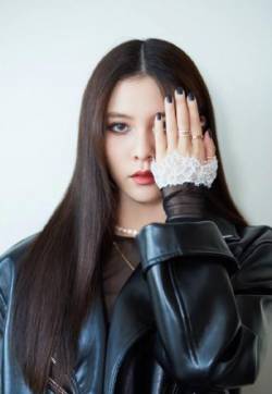 高清澳大利亚影视女演员宋妍霏酷黑朋克写真图片