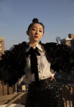 高清中国内地安徽芜湖女演员蒋梦婕纽约时装周性感图片