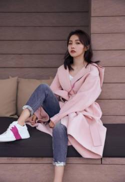 高清吉林省辽源女明星张佳宁甜美粉嫩写真图片
