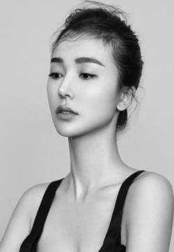 高清黑龙江省哈尔滨女星姚星彤时尚黑白性感写真