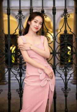 高清吉林省辽源女明星张佳宁兔耳裙甜美写真图片