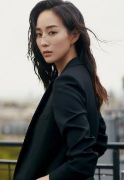 高清中国台湾影视女演员张钧甯超A西装写真图片