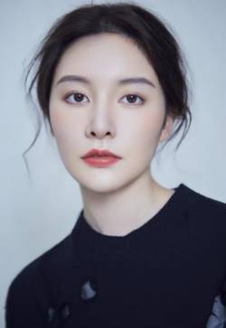 中国大陆女演员崔心心清爽性感写真图片