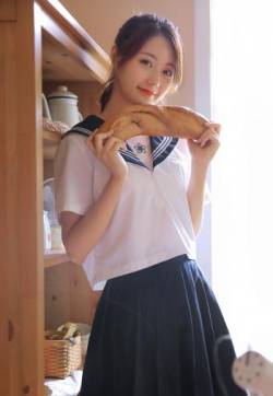 高清推女神00后校服美女清纯可爱学生制服性感图片