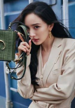 最新流行美女杨幂时尚潮流写真图片