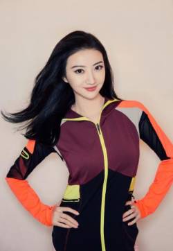 高清中国内地陕西西安女演景甜运动装甜美写真图片
