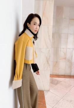 高清新加坡女艺人美女范文芳初秋时尚街拍写真图片