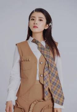 高清中国内地辽宁省丹东市东港女演员李若嘉时尚魅力写真大片