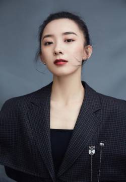 高清中国内地北京女演员朱颜曼滋优雅干练写真图片