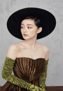 高清中国内地女演员平面模特何泓姗时尚复古写真大片