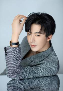 高清男明星刘宇宁绅士帅气写真图片