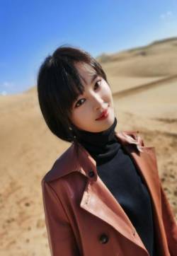 高清黑龙江鹤岗美女辛芷蕾沙漠风情写真图片