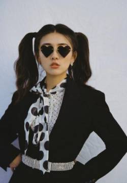 高清中国内地河北省石家庄女演员梁洁时尚鬼马杂志写真大片
