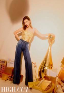 韩国庆州青旦美女模特李宣美红唇性感写真图片
