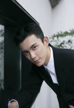 中国内地男演员吴磊黑色西装超帅写真图片