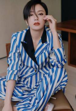 高清中国内地辽宁省沈阳女演员秦岚短发酷飒西装写真图片