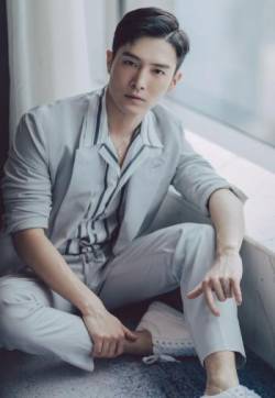 高清浙江省杭州男明显盛一伦清爽帅气活动写真图片