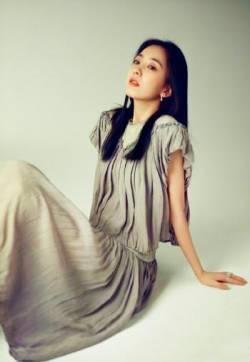 高清中国内地北京女演员朱颜曼滋性感时尚写真图片