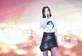 高清黑龙江省伊春美女张靓颖性感舞台照图片