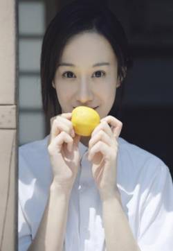 中国内地安徽省淮南市影视女演员陆妍淇夏日纯白甜美图片