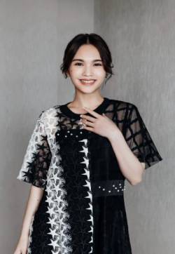 高清中国台湾省台北女歌手演员杨丞琳甜美迷人写真图片