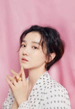 内地吉林女演员陈小纭清新靓丽写真图片