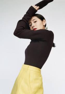 中国大陆天津女歌手张碧晨复古摩登写真图片