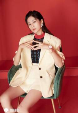 高清内地山东烟台女演员王媛可英伦风优雅写真图片