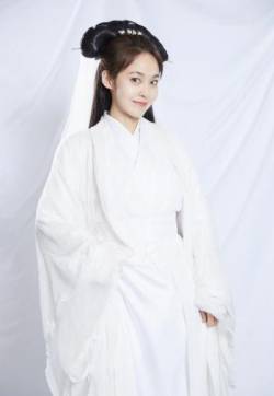 高清吉林省辽源女明星张佳宁清新白娘子造型图片
