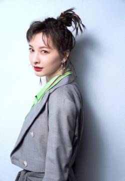 辽宁省沈阳女明显吴昕时尚俏丽写真图片