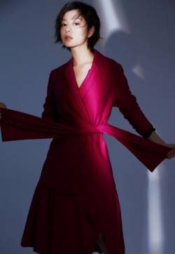 高清江苏省徐州美女王真儿时尚百变写真图片