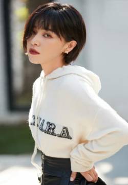 高清中国内地代黑龙江省哈尔滨新生女演员阚清子时尚俏丽街拍图片