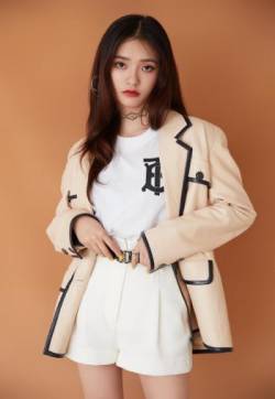 中国内地浙江省湖州影视女演员林允清新靓丽写真图片