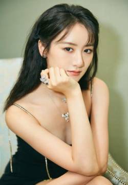 高清上海袁冰妍袁冰妍性感吊带裙写真图片