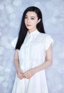 内地山东青岛女演员范冰冰素净白裙优雅写真图片