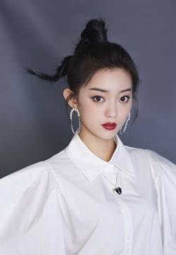 高清湖南省湘潭美女罗予彤甜酷时尚街拍图片