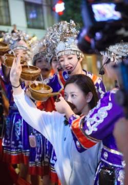 娱乐综艺《妻子的浪漫旅行3》唐一菲第三期剧照图片