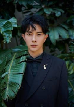 高清新疆乌鲁木齐男明星于朦胧儒雅绅士气质写真图片