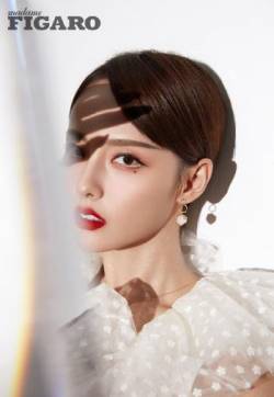 张嘉倪性感妩媚时尚写真大片