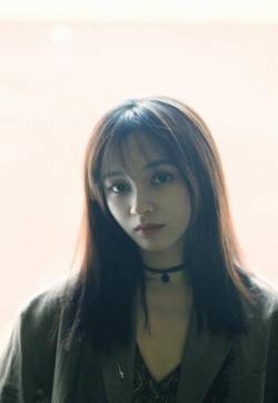 中国内地女演员王一菲清新文艺写真图片