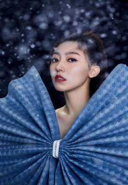 大陆内地四川成都女演员黄梦莹性感气质时尚写真图片