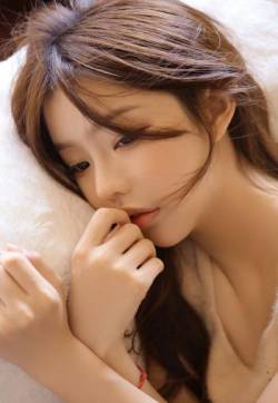 中国内地山东女演员代文雯清新时尚写真图片